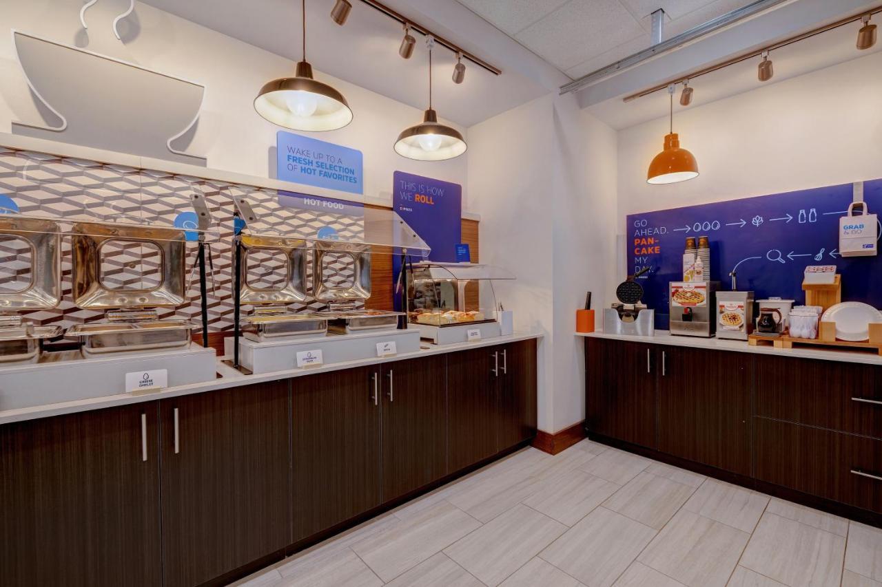 Holiday Inn Express & Suites - Brighton By Ihg Ngoại thất bức ảnh