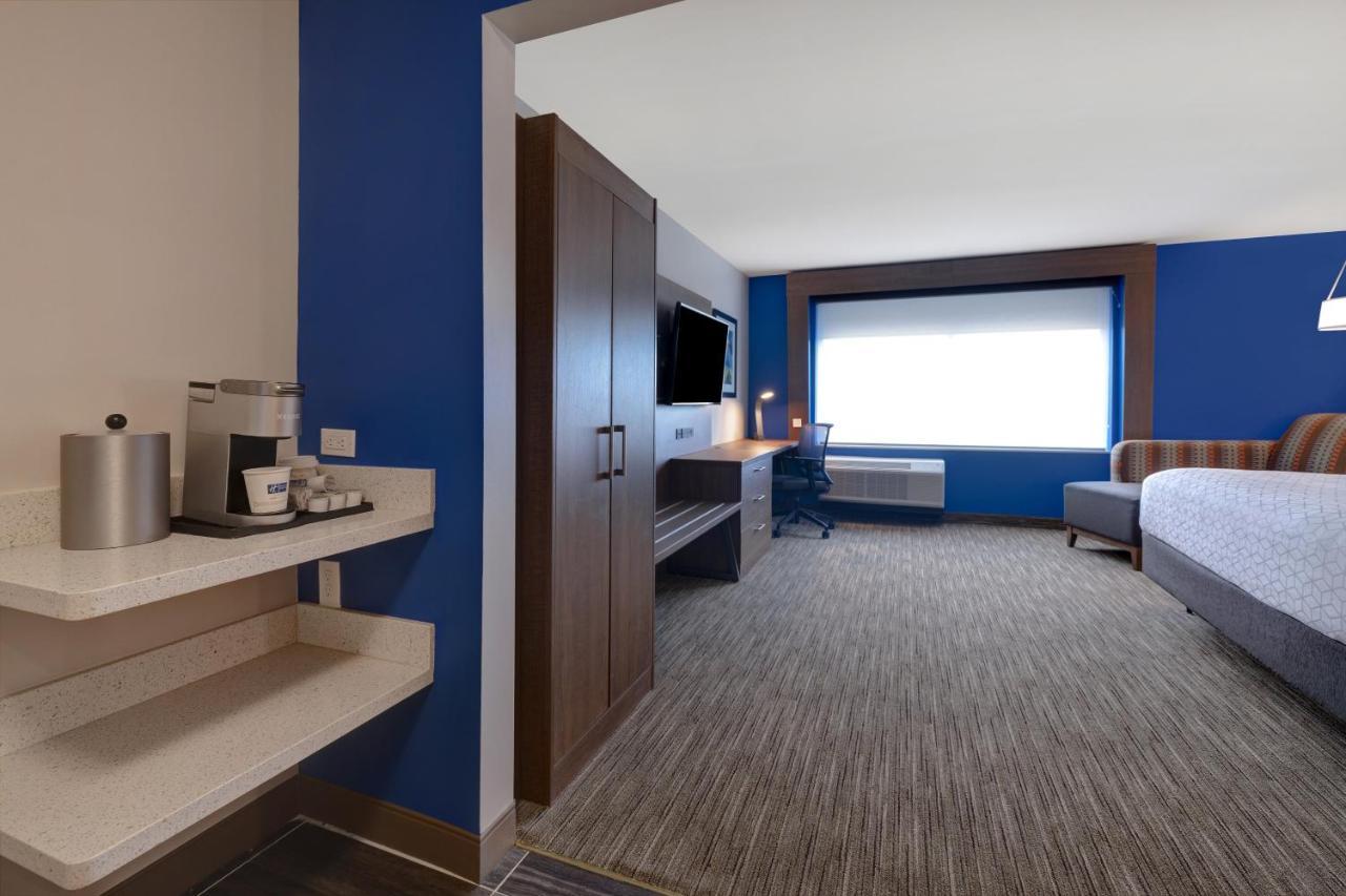 Holiday Inn Express & Suites - Brighton By Ihg Ngoại thất bức ảnh