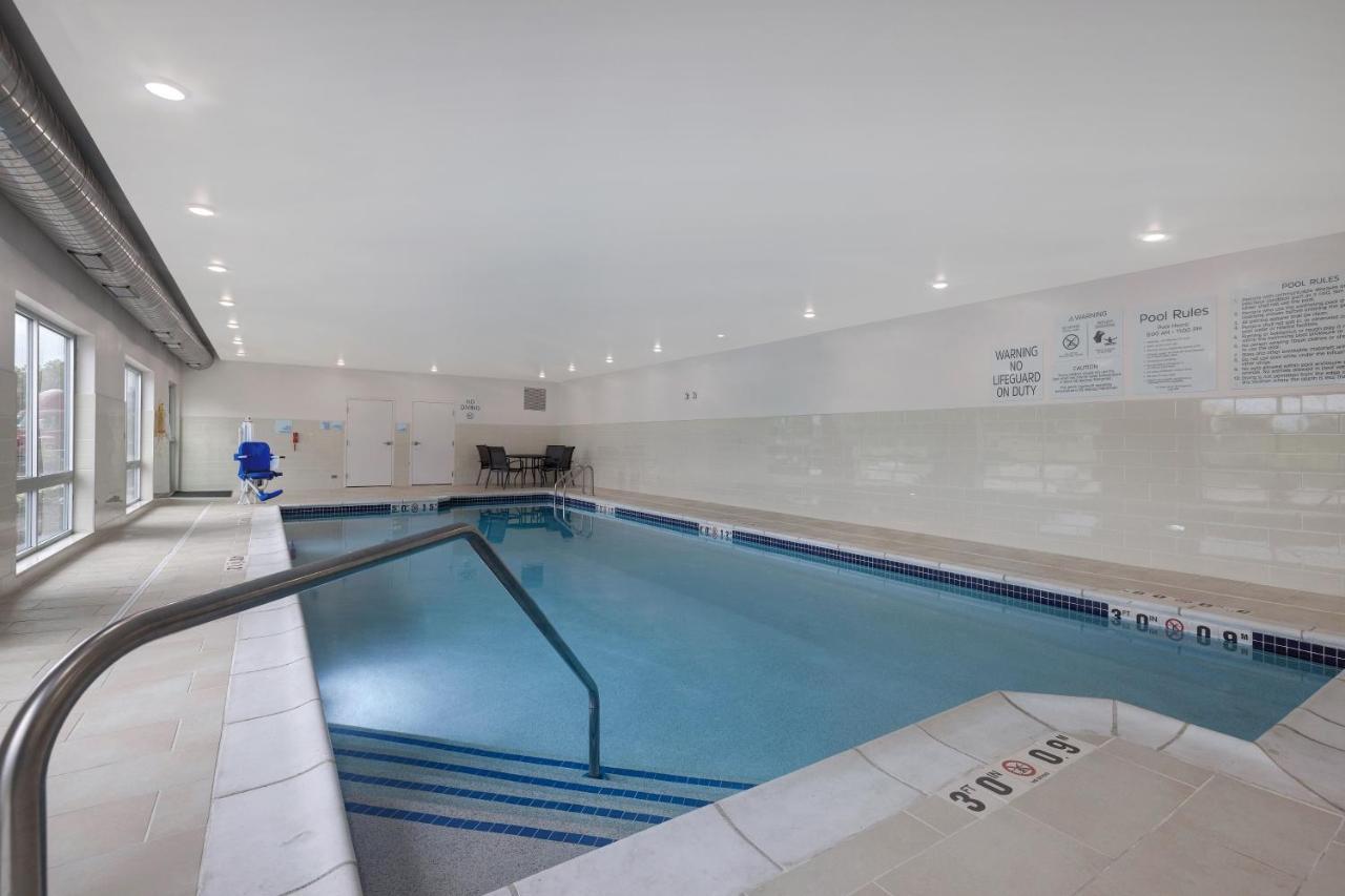 Holiday Inn Express & Suites - Brighton By Ihg Ngoại thất bức ảnh