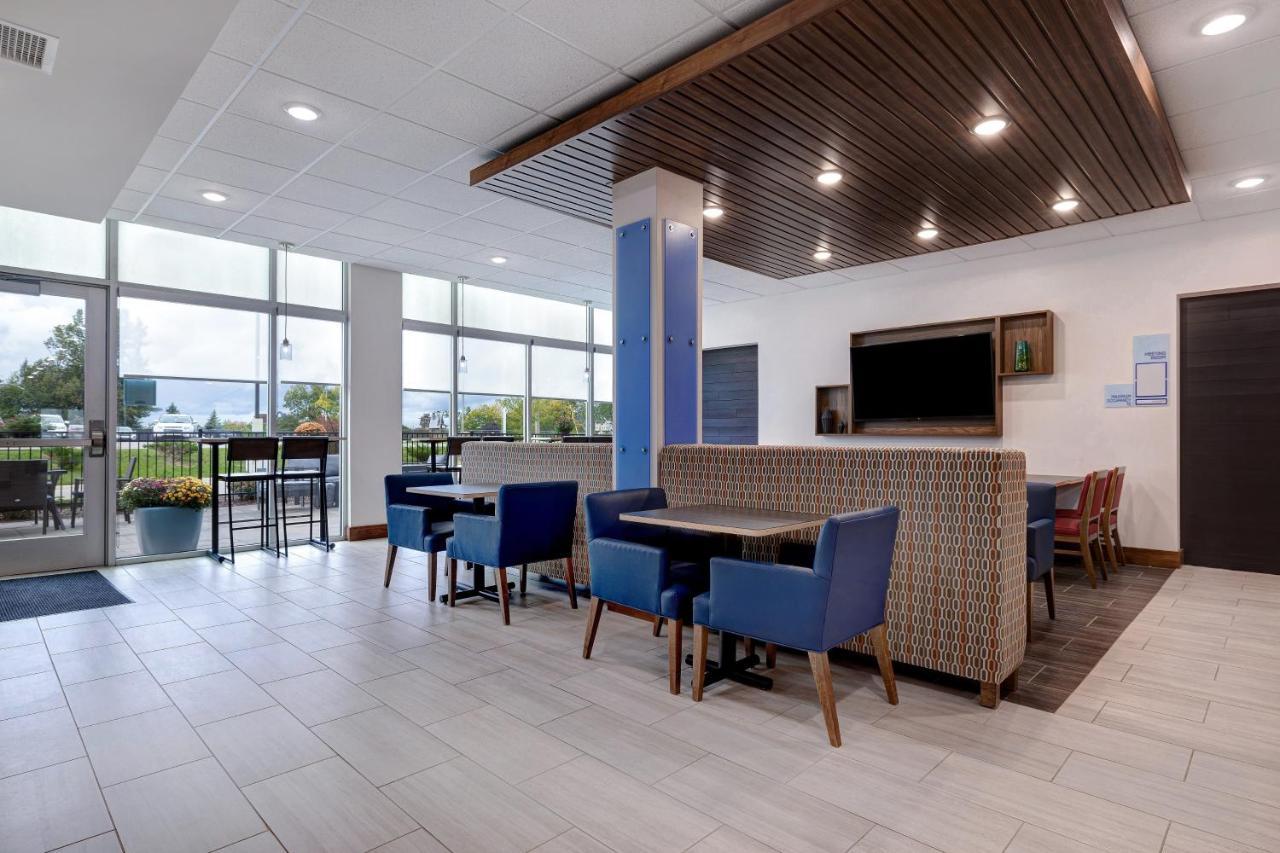 Holiday Inn Express & Suites - Brighton By Ihg Ngoại thất bức ảnh