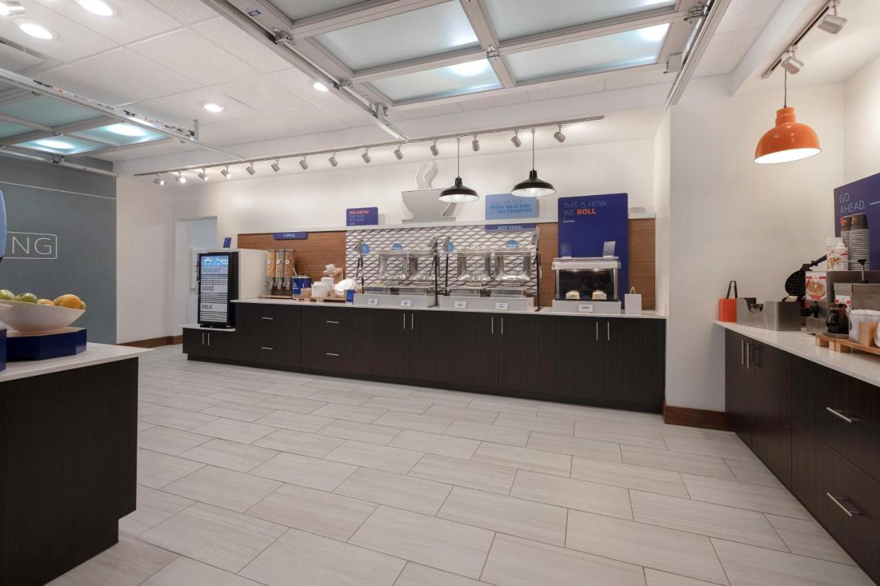 Holiday Inn Express & Suites - Brighton By Ihg Ngoại thất bức ảnh