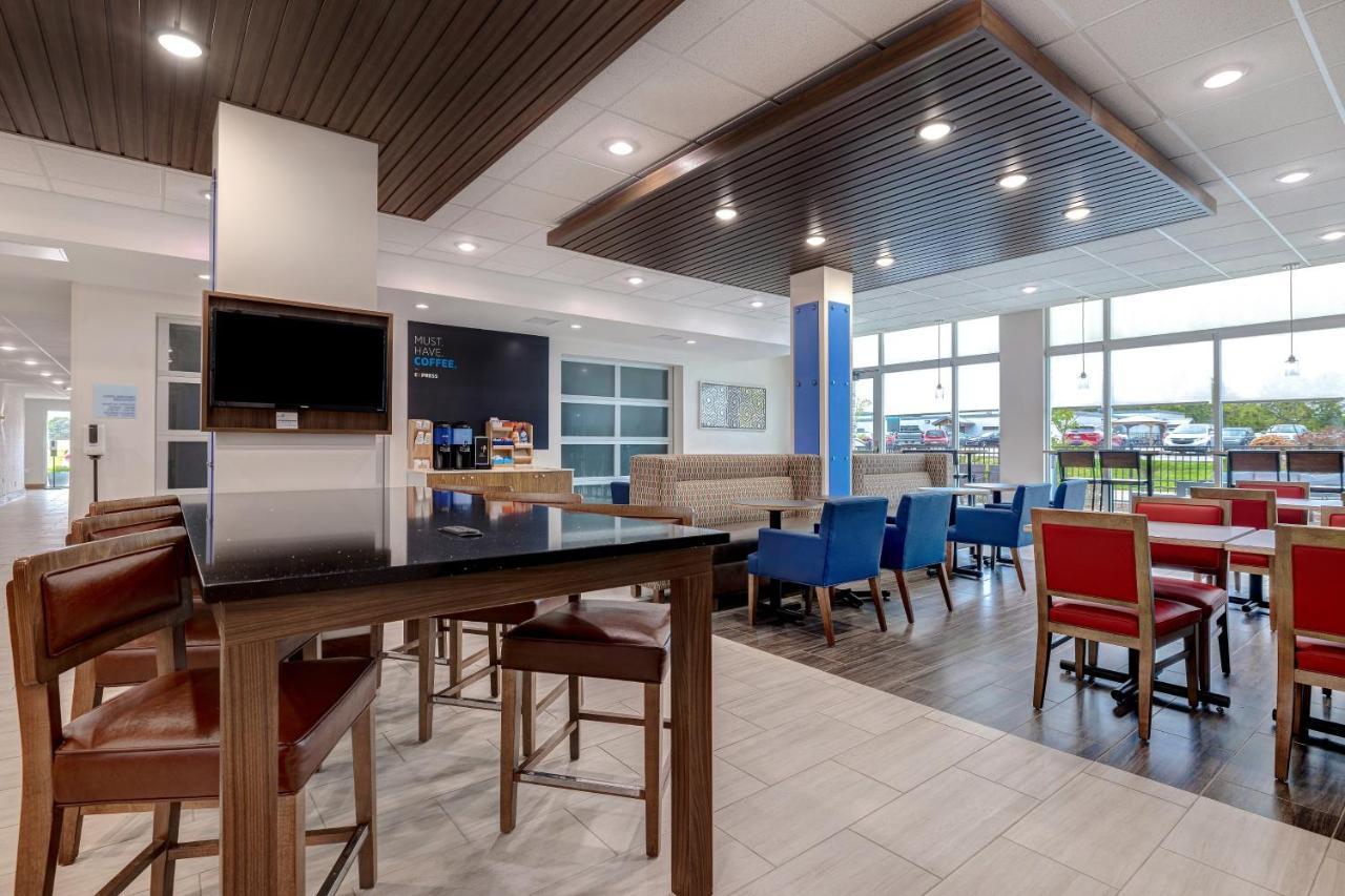 Holiday Inn Express & Suites - Brighton By Ihg Ngoại thất bức ảnh