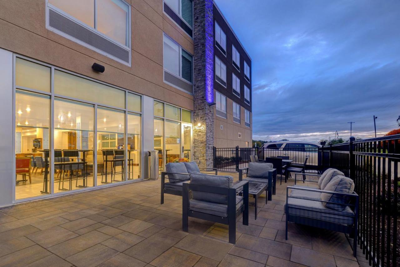 Holiday Inn Express & Suites - Brighton By Ihg Ngoại thất bức ảnh