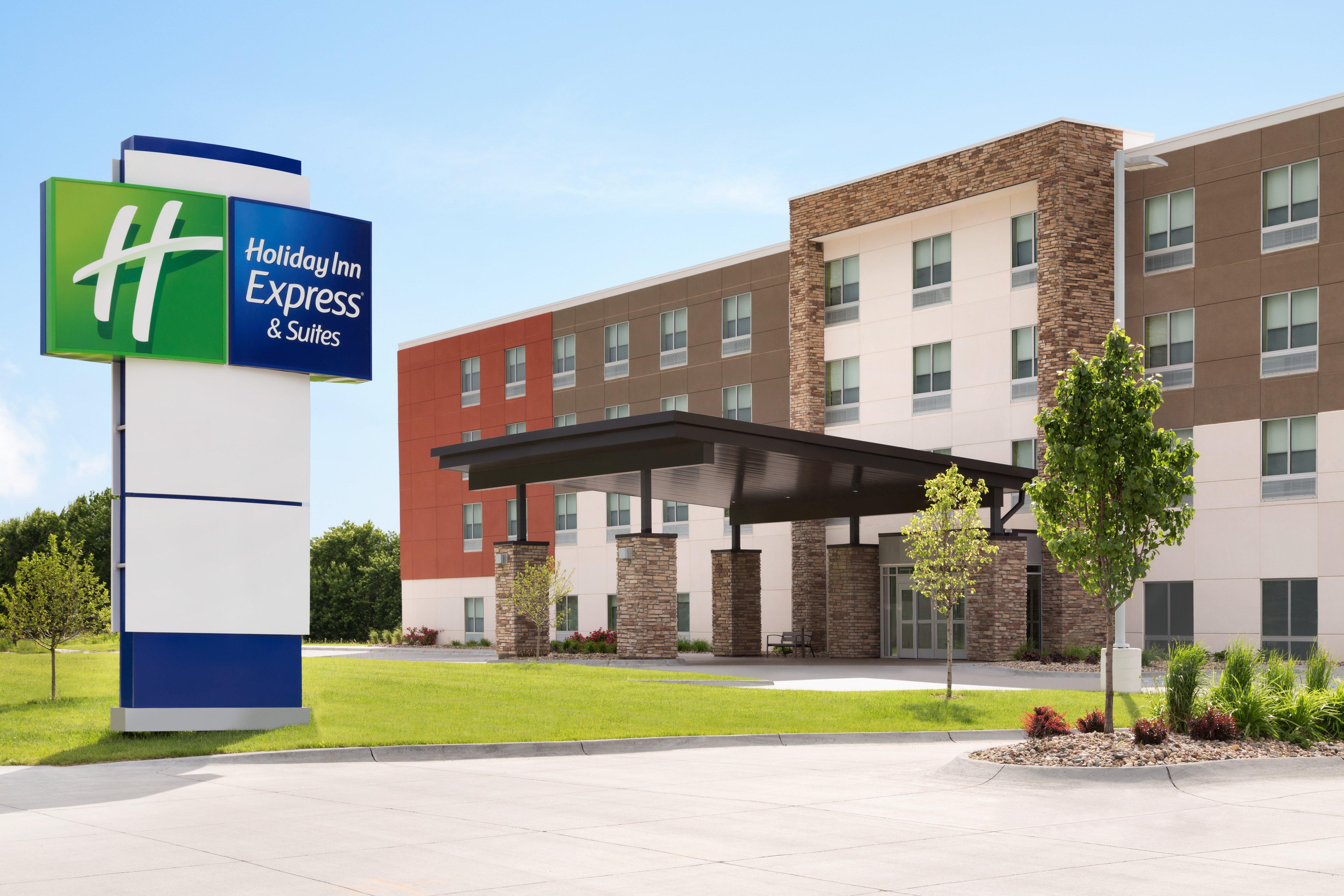 Holiday Inn Express & Suites - Brighton By Ihg Ngoại thất bức ảnh